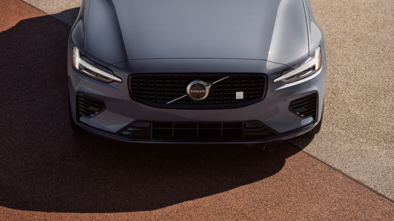 2025 Volvo V60